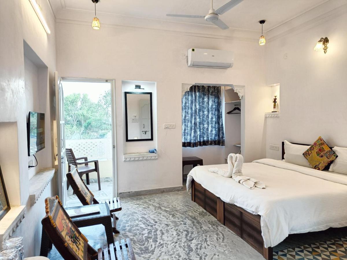ホテル Prakash Ji'S Haveli -Luxurious Lakeside Retreat- ウダイプル エクステリア 写真
