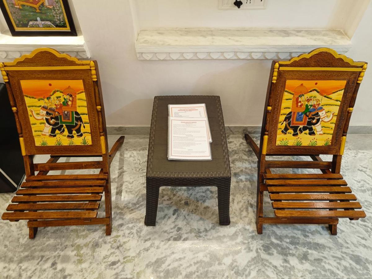 ホテル Prakash Ji'S Haveli -Luxurious Lakeside Retreat- ウダイプル エクステリア 写真