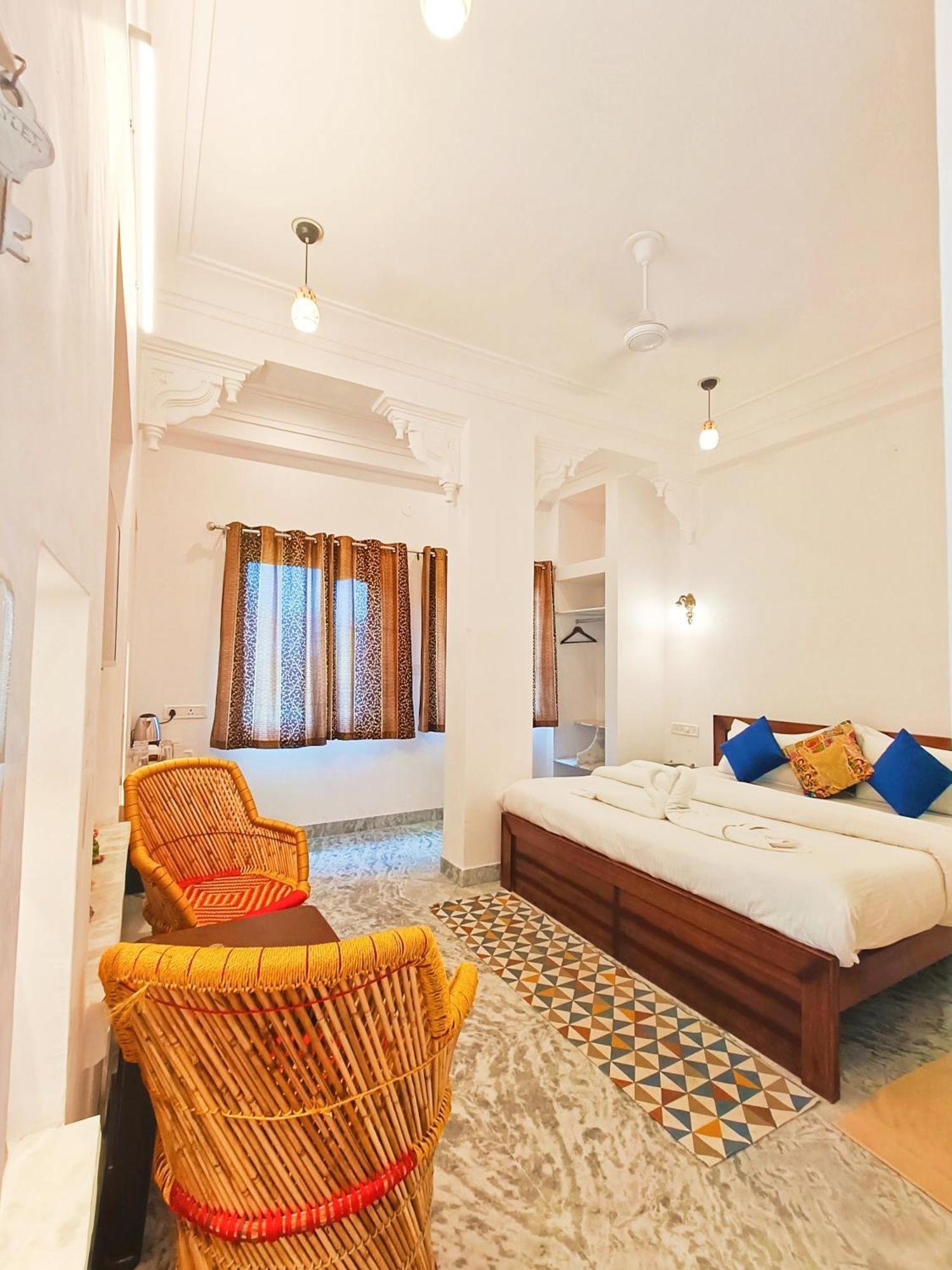 ホテル Prakash Ji'S Haveli -Luxurious Lakeside Retreat- ウダイプル 部屋 写真